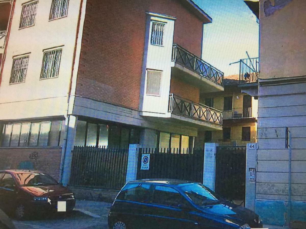 Central Low Cost Turin Bagian luar foto